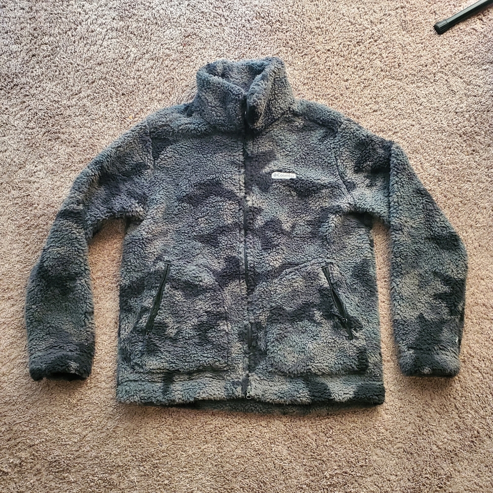 NWOT M Grey/Green Camouflage Columbia Sherpa Jacket